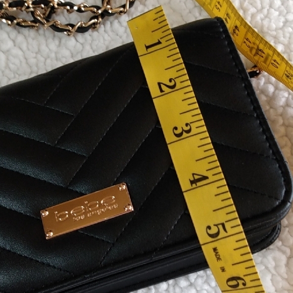 Bebe Sophia Black Crossbody Quilted Chevron Chain Strap Card Holder Tassel - Picture 12 of 13